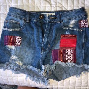 bullhead denim patched jean shorts